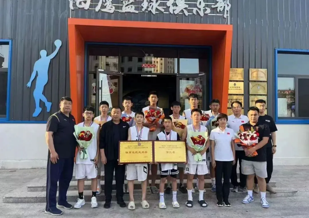 刻苦训练篮球时如何避免受伤的建议_1